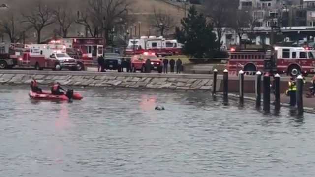Divers find woman's body in Inner Harbor