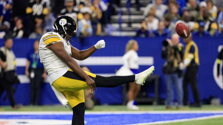 Pittsburgh Steelers punter Pressley Harvin III (6) runs for the