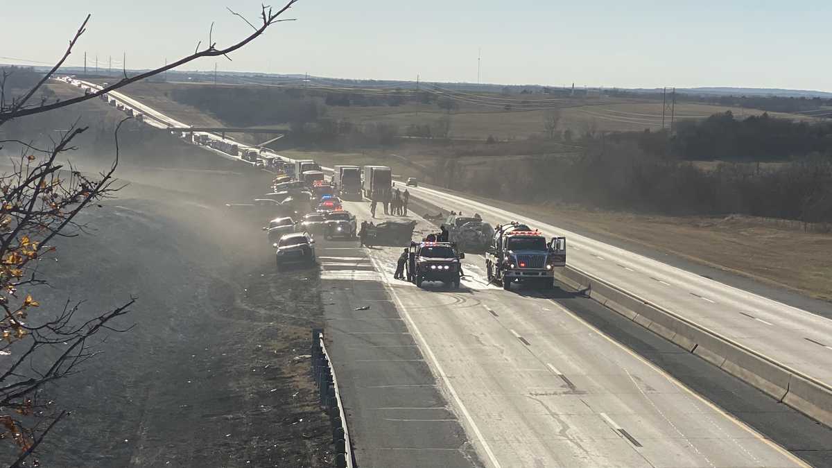 OHP: 3 dead after crash involving 6 vehicles near Chickasha