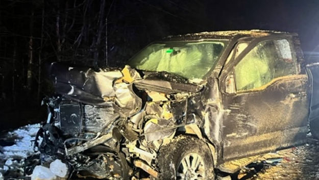 Driver, passenger injured in 3-car. head-on crash in Oxford County - Vimarsana News