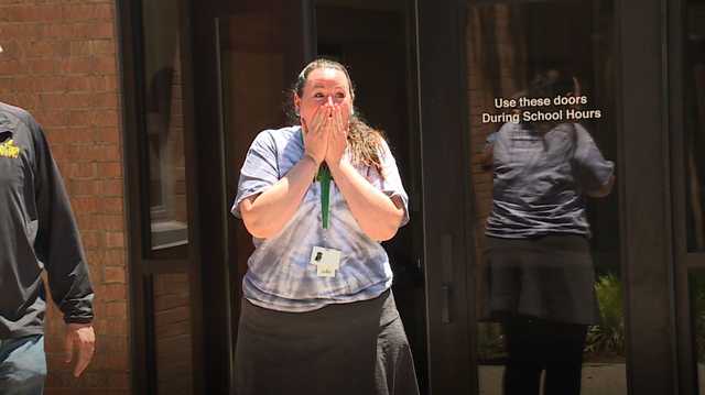 Greater Cincinnati teacher surprised with donated car - Vimarsana News