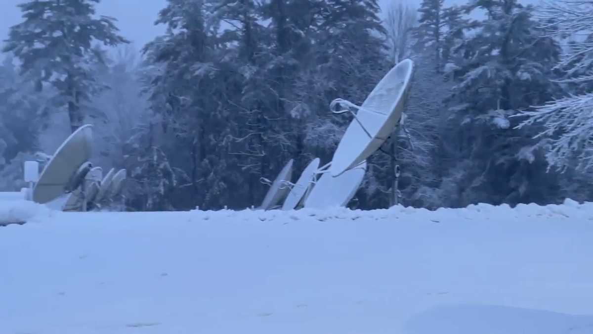 First snowfall reported along the coast late Sunday