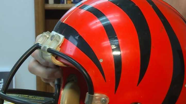 Cincinnati Bengals Helmet Print