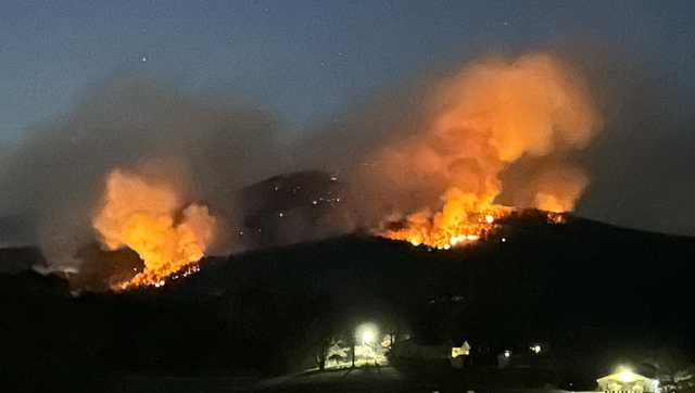 North Carolina: Fire burns in Henderson County - Vimarsana News