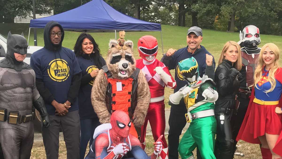 5 for Good Heroes for Hire make volunteer appearances to inspire kids