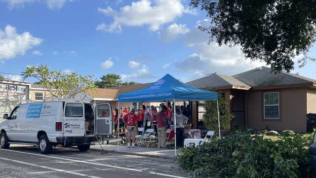 Dozens of volunteers help build home for lucky veteran - Vimarsana News