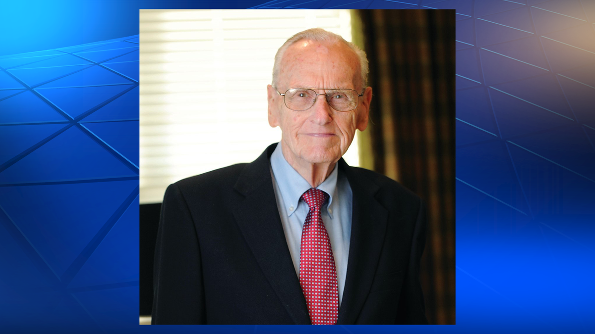 Pittsburgh real estate pioneer Howard W. Hanna Jr. dies