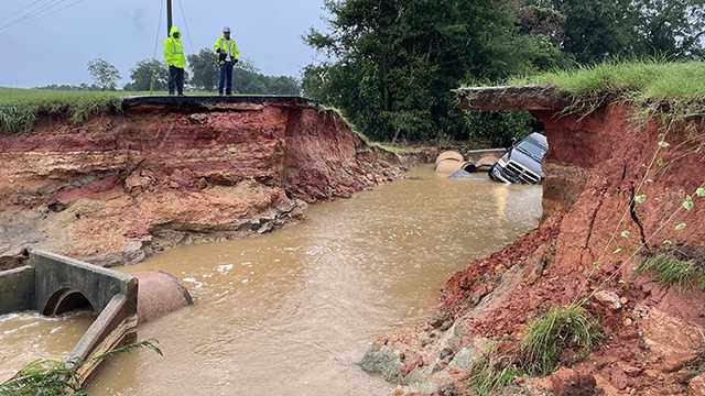 Flash flooding takes toll on Mississippi roads