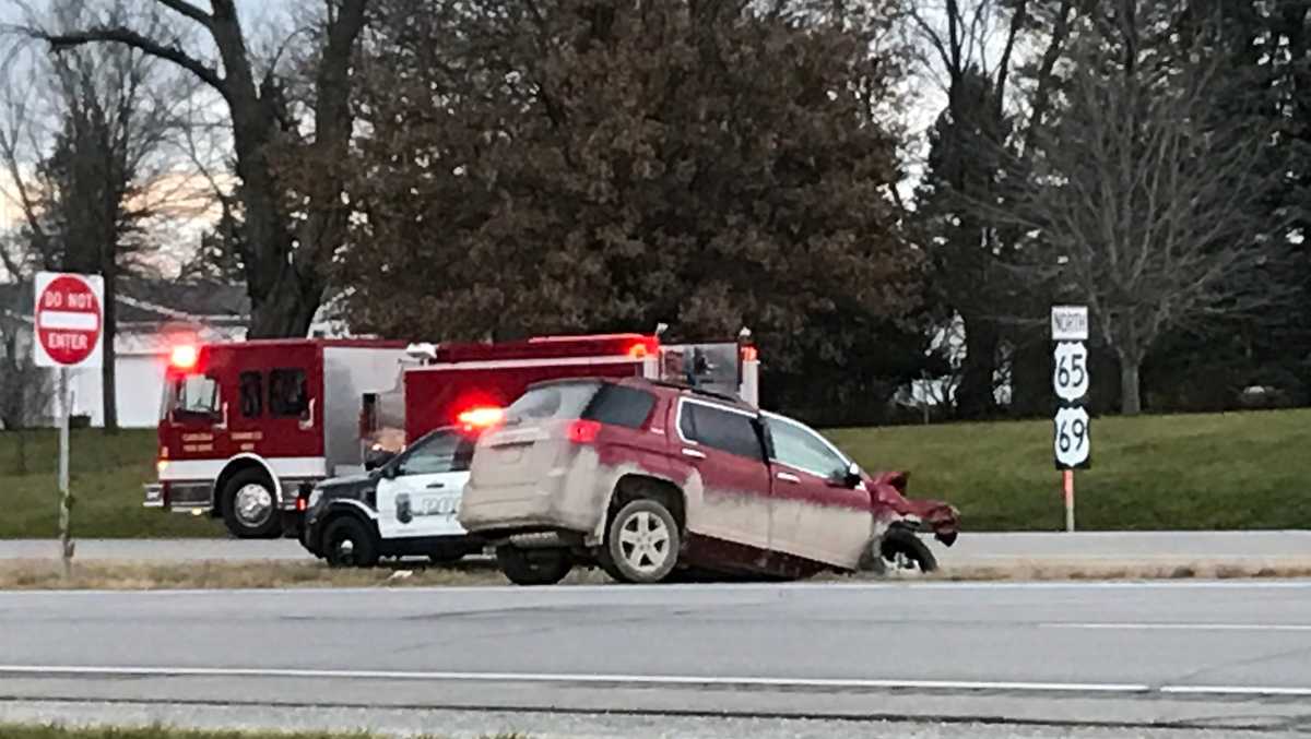 UPDATE: 1 dead, 1 injured in Highway 65 crash
