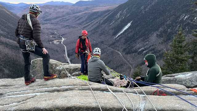 Hiker falls to death while taking photos atop NH mountain - Vimarsana News