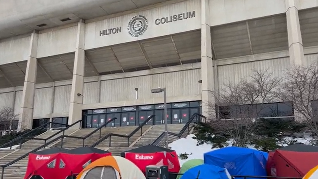 Iowa State basketball: Students camp outside Hilton ahead of Cy-Hawk game
