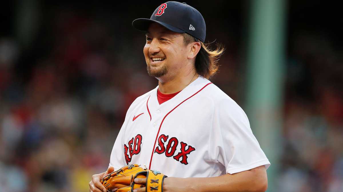 Hirokazu Sawamura signed by Red Sox