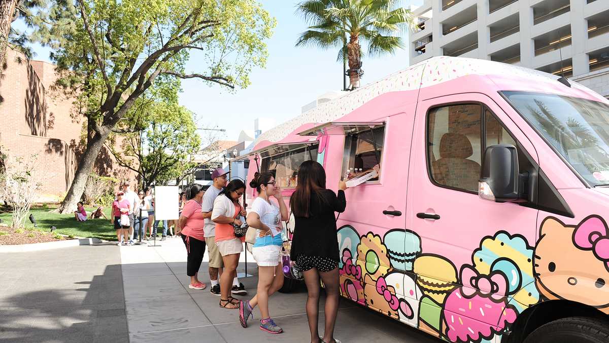 Cult craze Hello Kitty Cafe Truck says hi to Houston area on cross