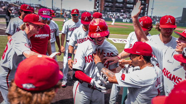 Diamond Hogs sweep the Dawgs - Vimarsana News