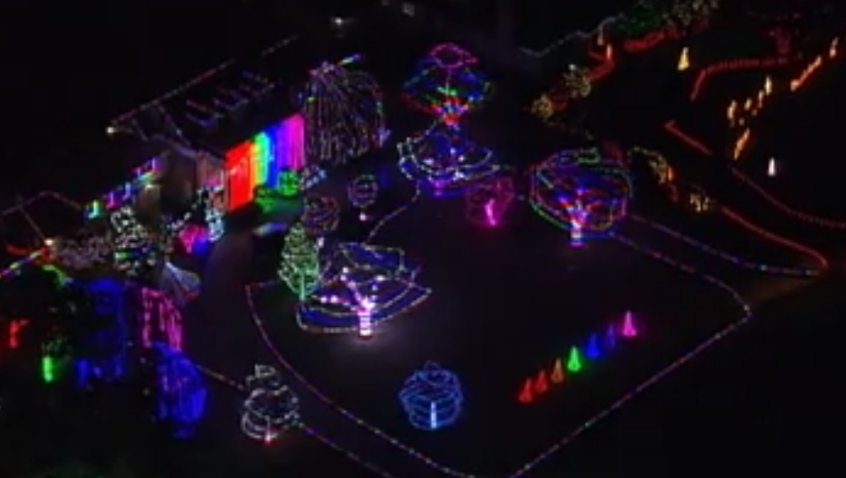 5 illuminating holiday displays light up OKC metro