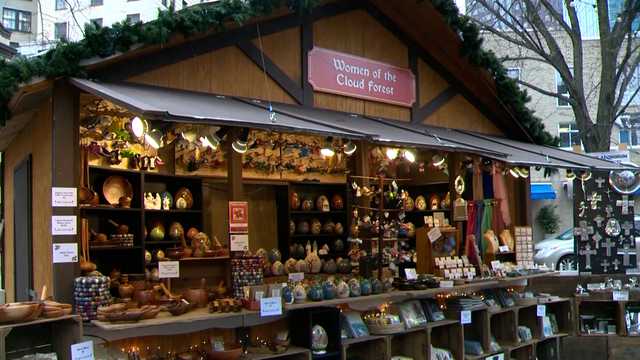 Pittsburgh Holiday Market: Vendors selling items in Market Square - Vimarsana News