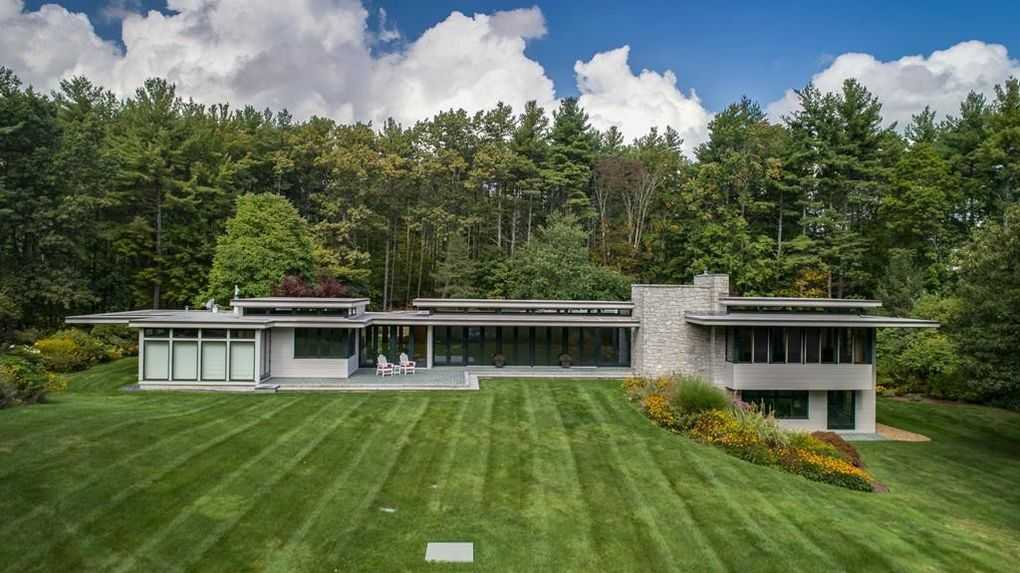 Mansion Monday: A modern masterpiece in Hollis