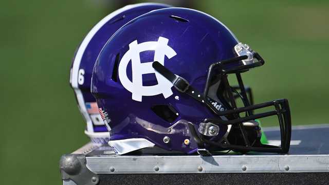 Holy Cross reaches FCS quarterfinals with win over New Hampshire - Vimarsana News