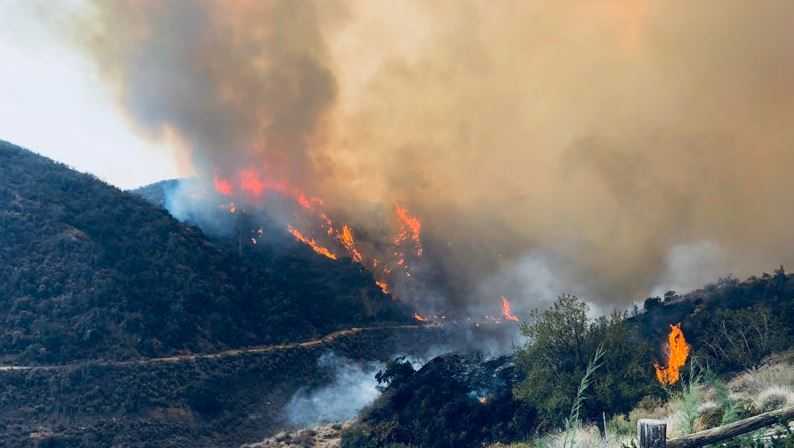 Crews make progress battling SoCal wildfire