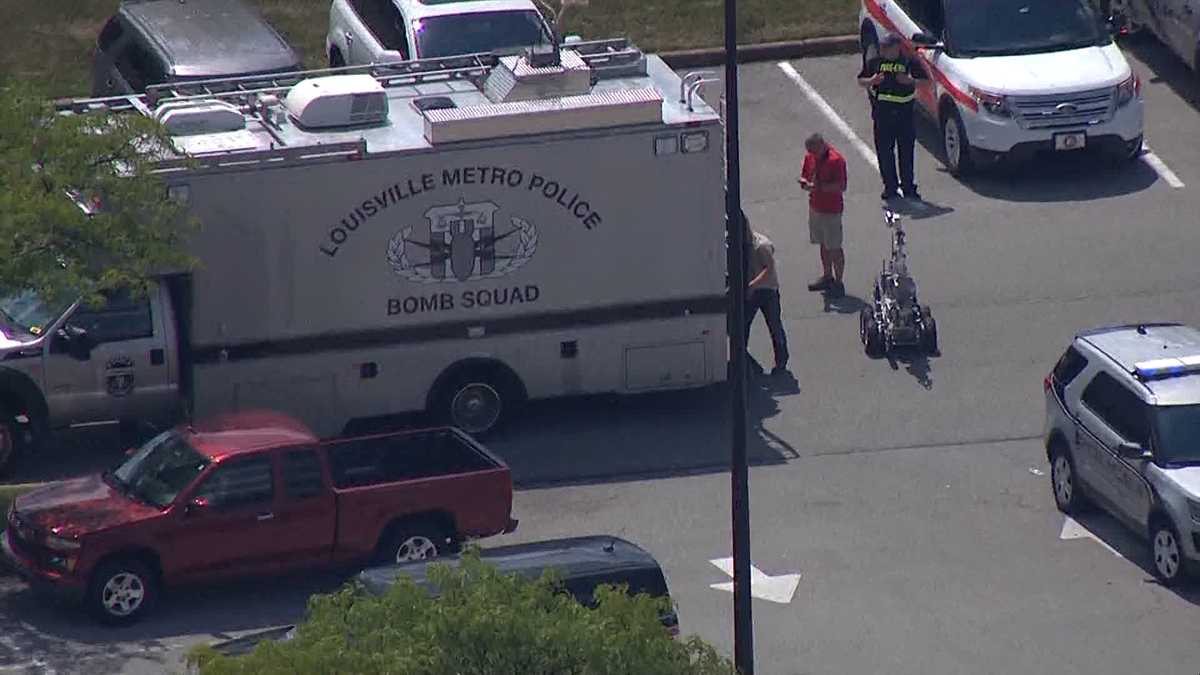 Bomb squad responds to 'suspicious suitcase' at Jtown Home Depot