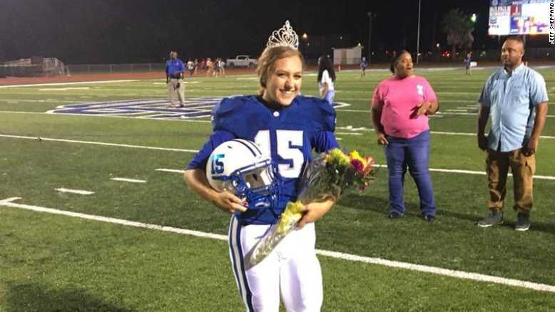 Homecoming queen kicks game-winning extra point