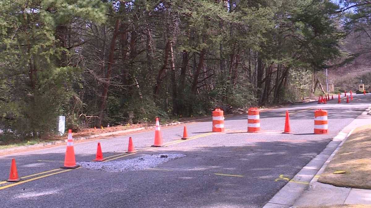 Traffic alert Sinkhole in Homewood