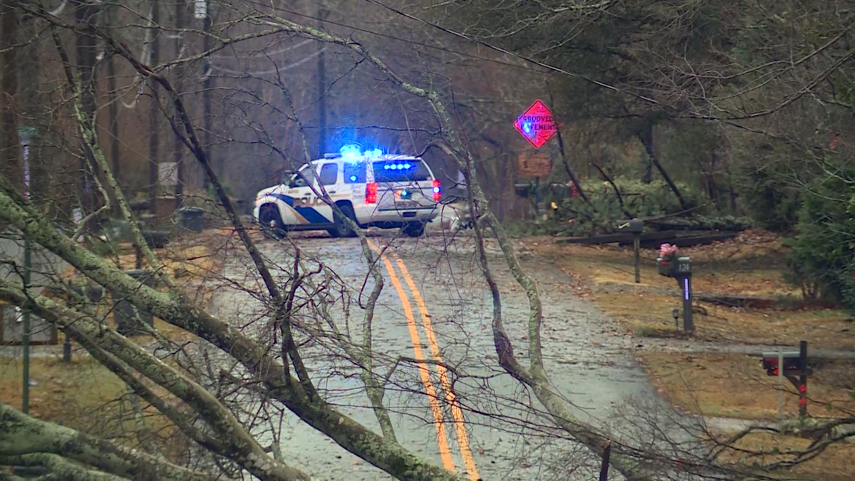 NWS: Tornado touched down in Bessemer, moved into Hoover with 80 mph winds