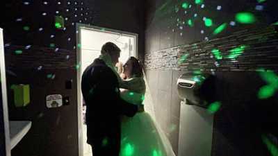 Kentucky couple gets married inside gas station 'disco bathroom' - Vimarsana News