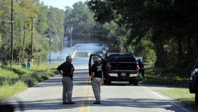 South Carolina solicitor says deputy tried to save women in flood - Vimarsana News