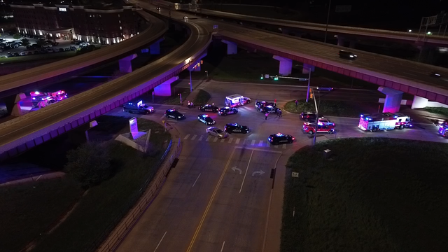 Driver crashes into 3 horse carriages near Bricktown - Vimarsana News