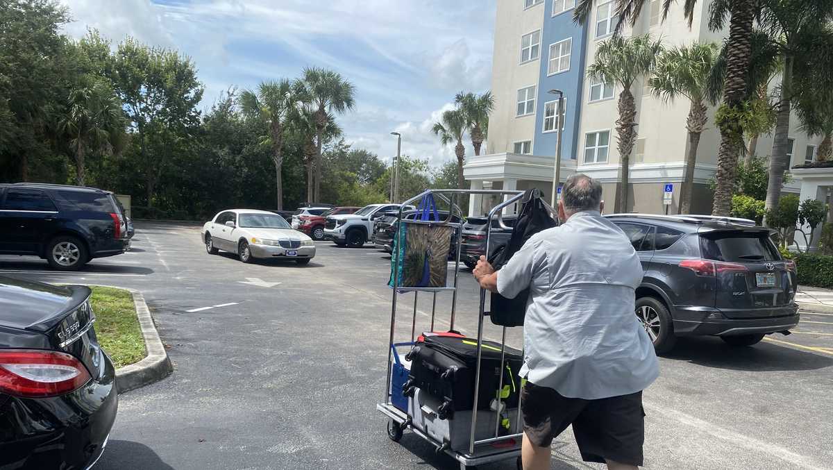 Florida hotel manager filling rooms with Hurricane evacuees