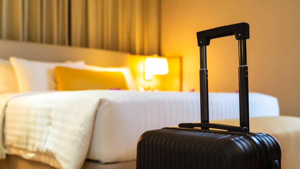 Rossen Reports: When to book your hotel for the holidays
