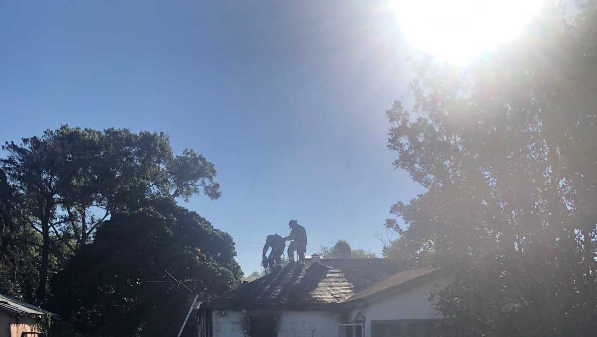 2 transported to hospital after Belle Glade house fire