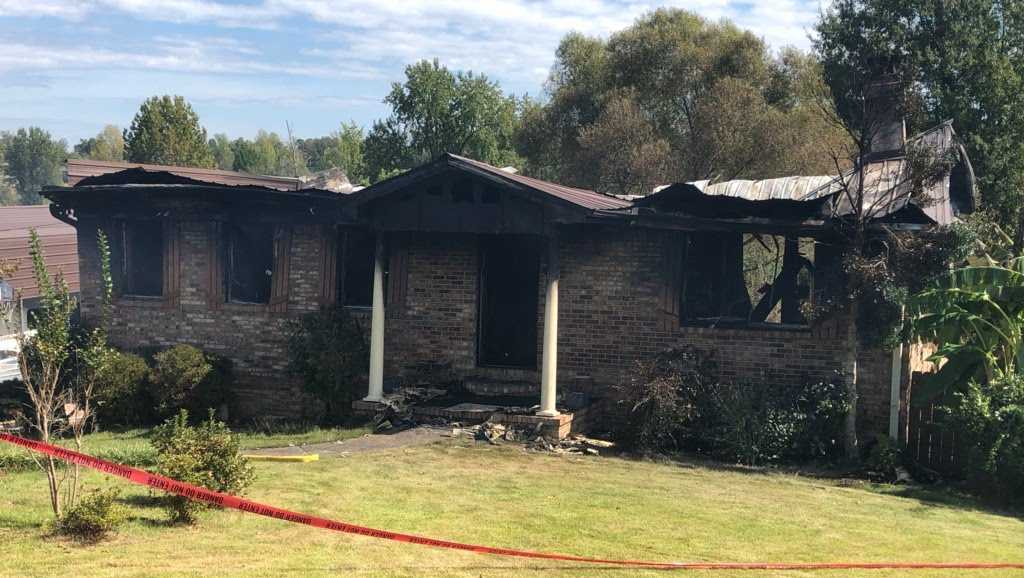 Woman injured in Pleasant Grove house fire dies