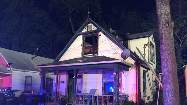 4 escape early morning house fire in Kansas City