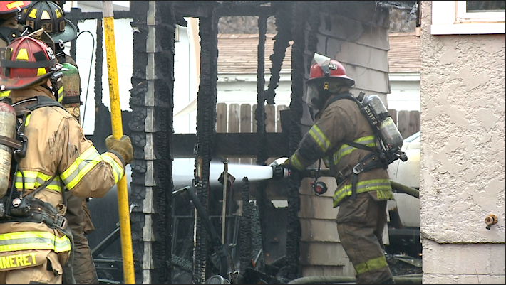 Family escapes burning home thanks to good Samaritan