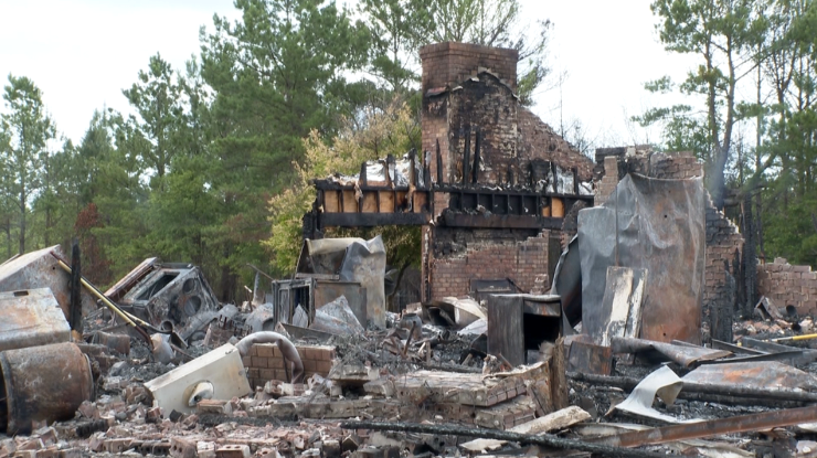 Effingham Co. community rallies behind family after home burns down while they were on vacation