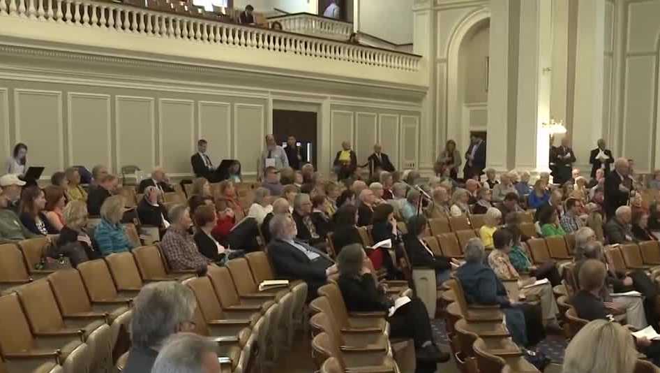 House debates bill that would change voting rights in NH