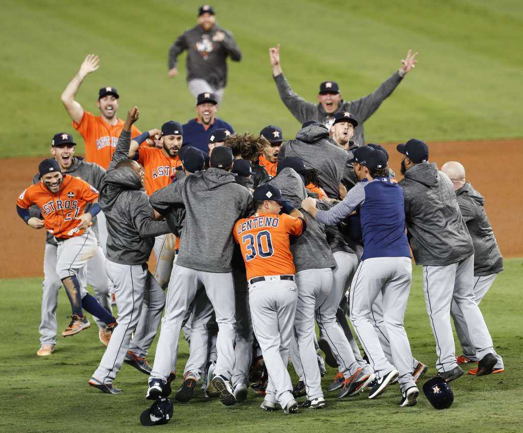 Astros' Carlos Correa wins World Series, proposes to girlfriend  gets a  yes, Houston Astros