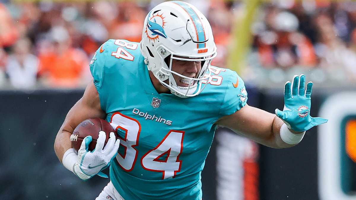 Dolphins coaching staff questioned Hunter Long's commitment to