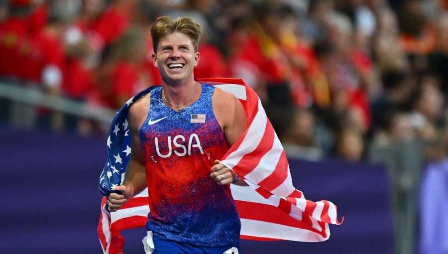 Hunter Woodhall wins gold at Paralympics