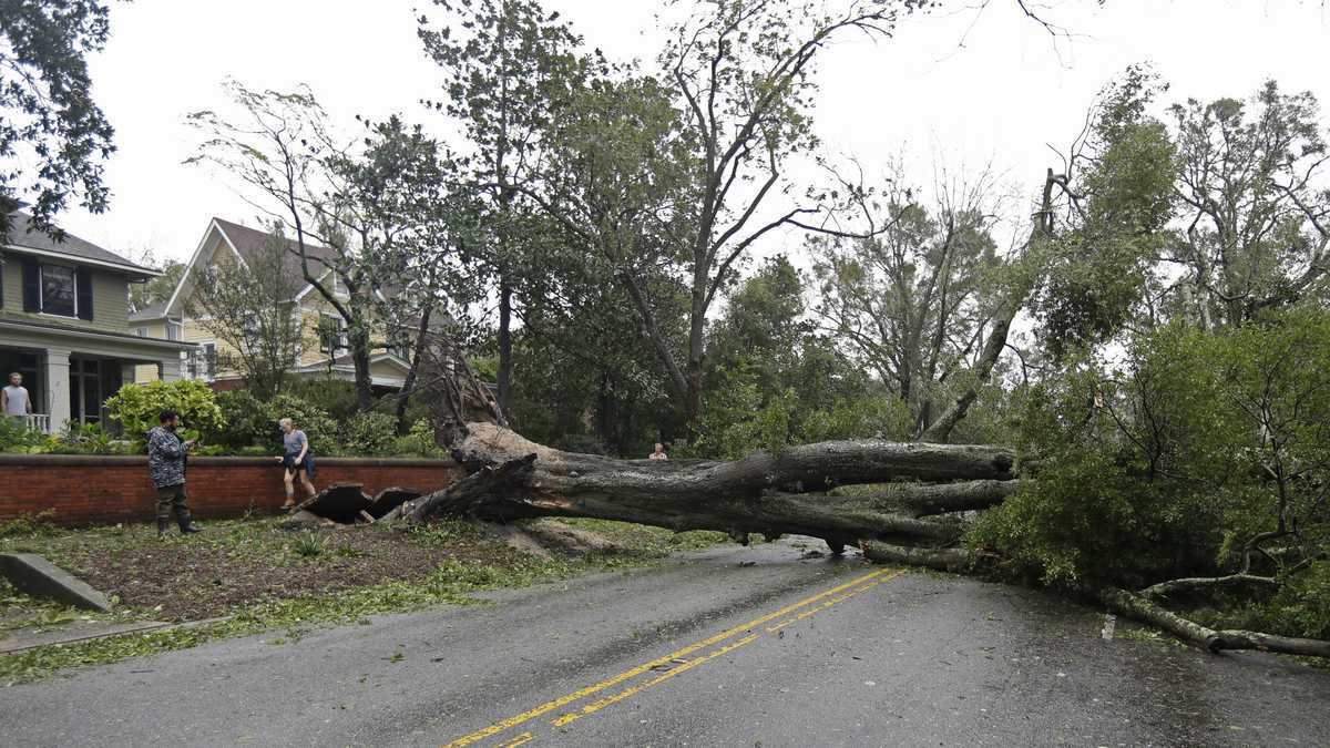 Photos: Hurricane Florence leaves damage, destruction as it moves ...