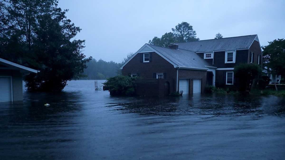 Photos Hurricane Florence leaves damage, destruction as it moves
