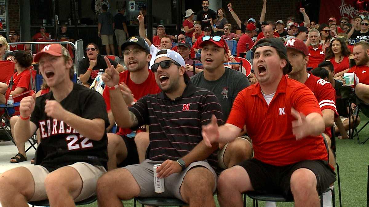 Husker fans come out to viewing parties across metro Saturday
