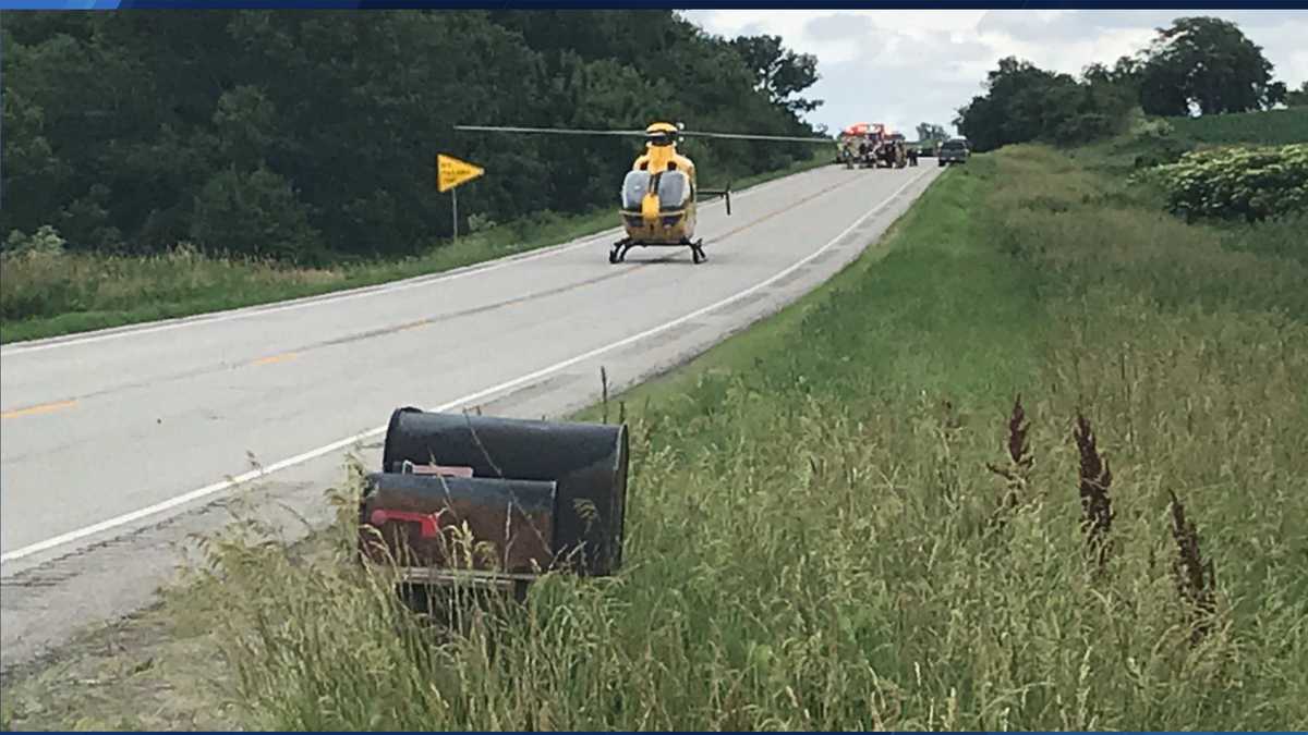 Two people hurt in crash on U.S. Highway 6 near Oakland, Iowa