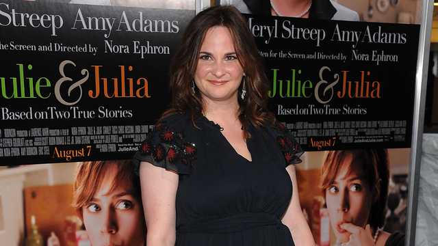 Julie Powell, food writer behind 'Julie & Julia,' dead at 49 - Vimarsana News