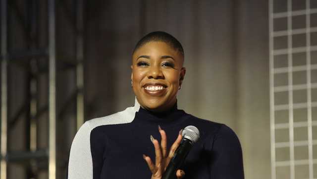 Symone Sanders, Kamala Harris' chief spokesperson, to leave White House - Vimarsana News