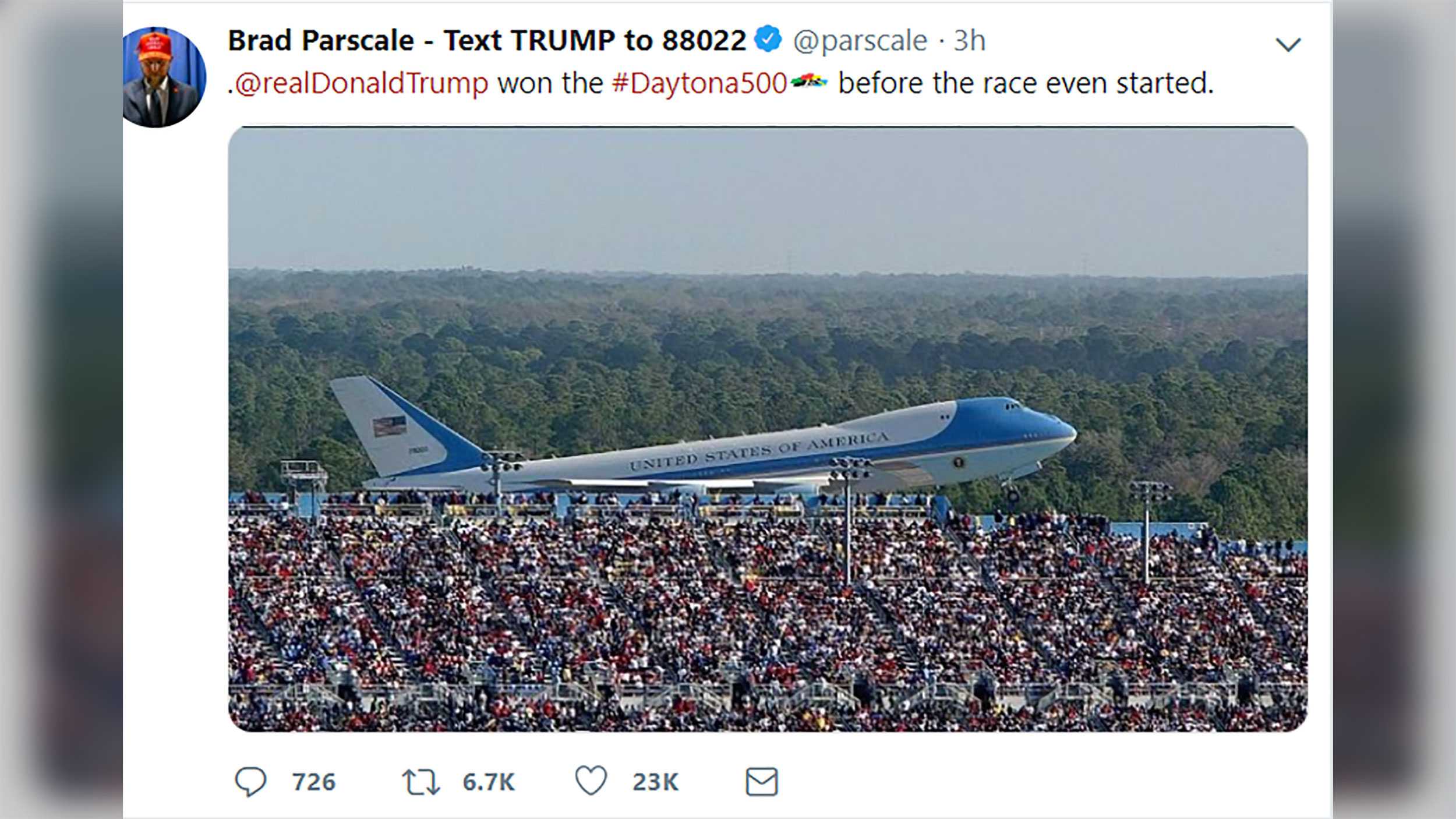 Tweet showing dramatic Air Force One photo deleted after people point out it s from 2004