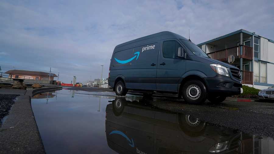 Amazon Is Putting Cameras In Its Delivery Vans And Some Drivers Aren T Happy