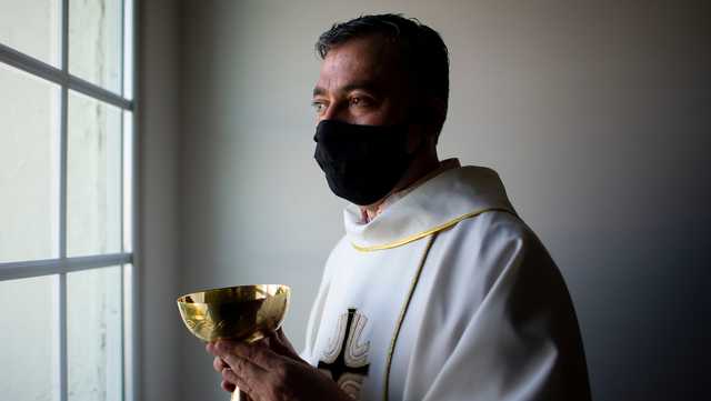 Thousands of baptisms now invalid after pastor performed them for decades using one wrong word - Vimarsana News